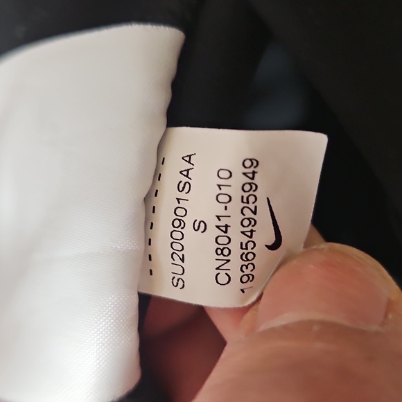 Nike Black Leggings. - Picture 10 of 11